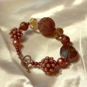 Large beads; non-stretchy; pink/multicolor